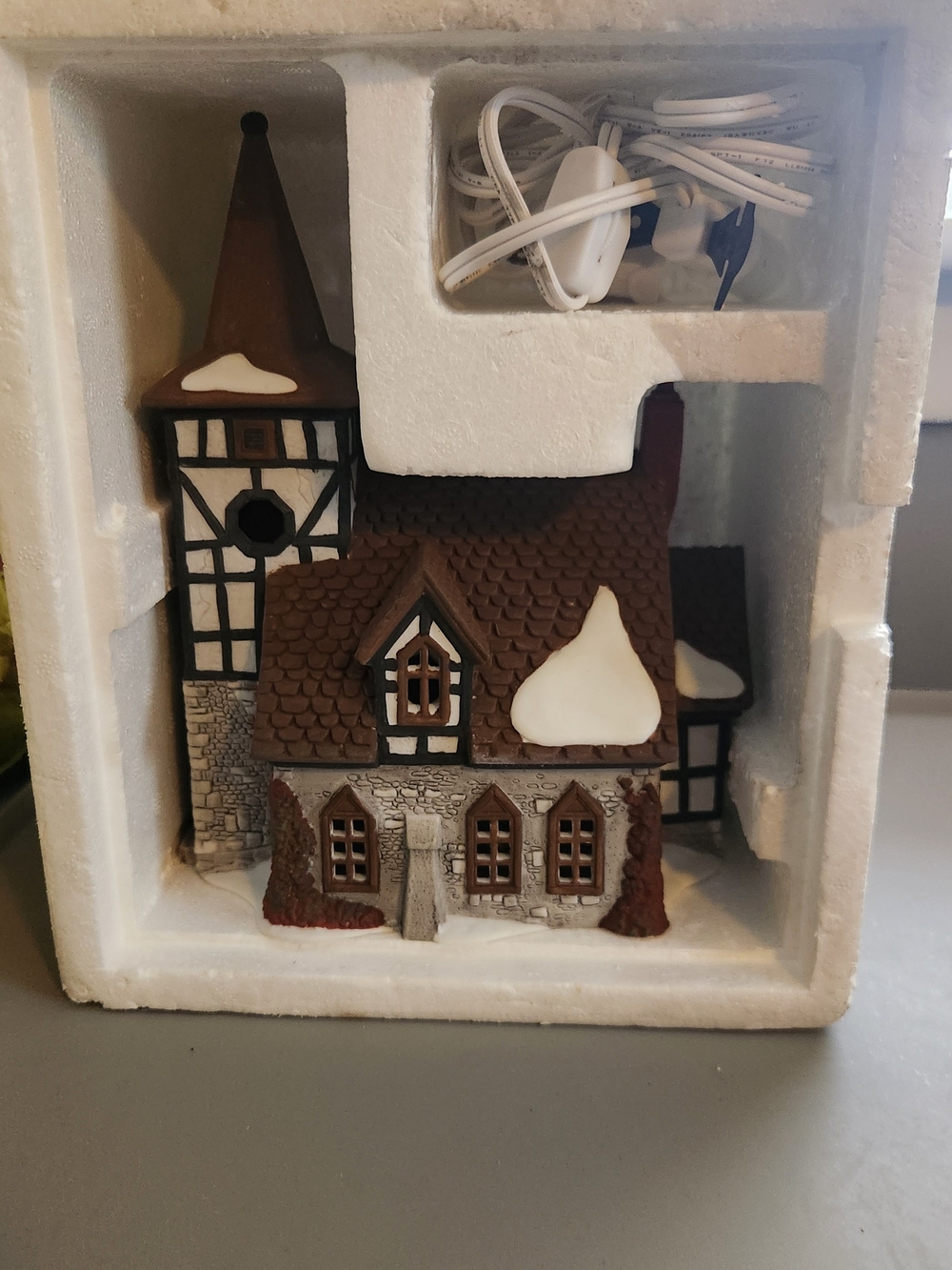 Dept 56 Heritage Village Dickens Series Old Michael Church 1992 5562-0 Box Light